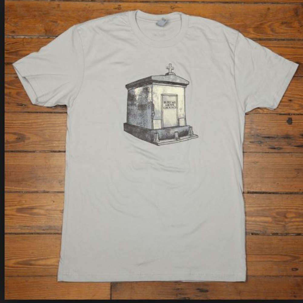⚜️ New Orleans Cemetery T-shirt Dirty Coast Small